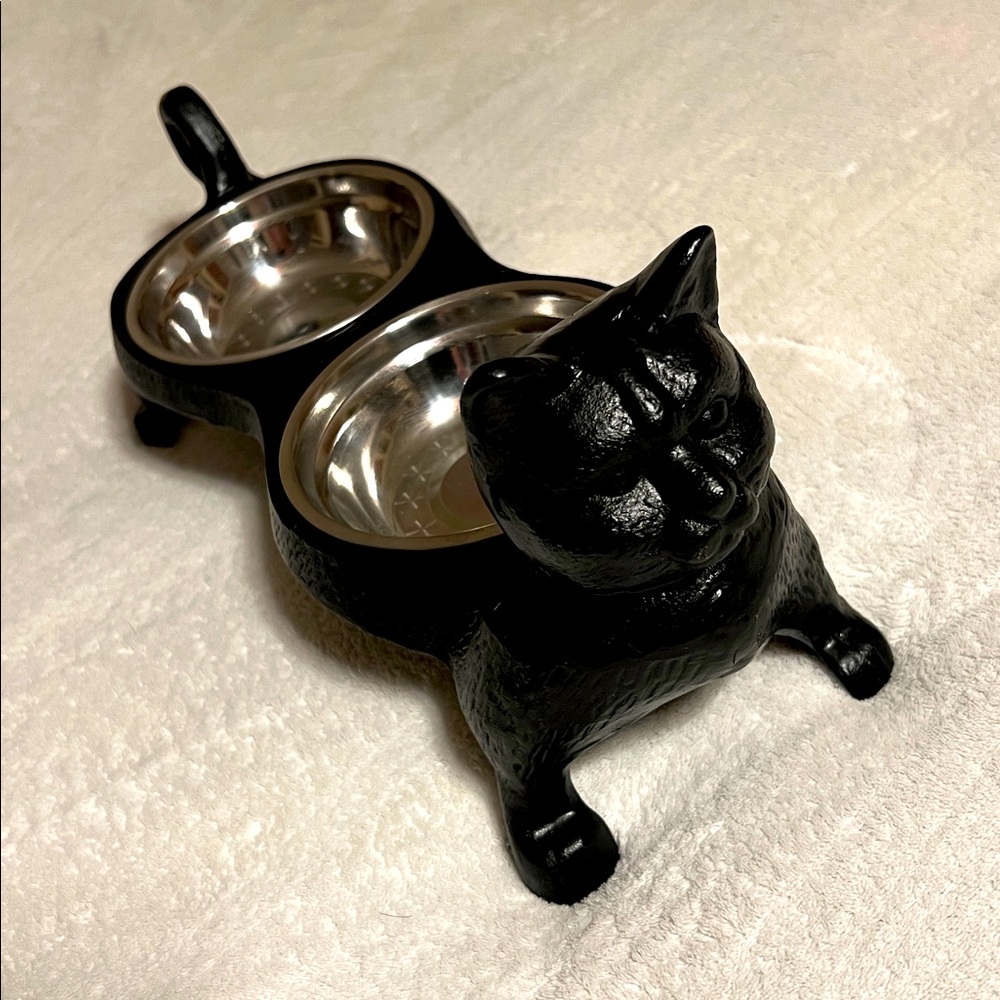 Vintage Cast Iron Black Cat Double Pet Bowl. NWOT